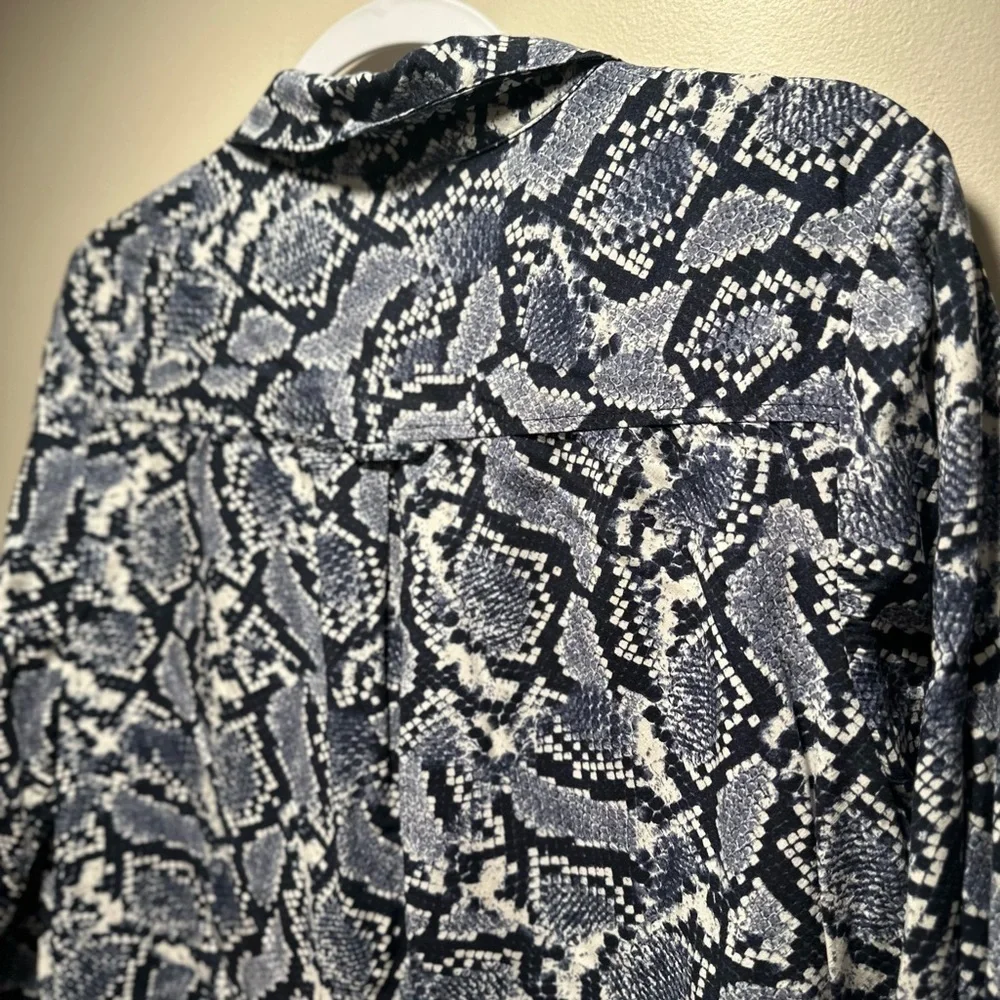 Banana Republic Soft Relaxed Shift Dress Long Sleeve Blue Snakeskin Print 14 - Picture 9 of 16